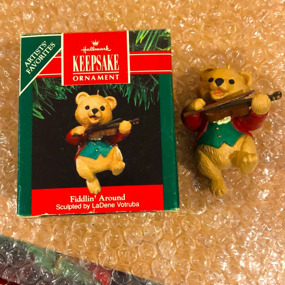 Hallmark MIB 1991 keepsake holiday ornament